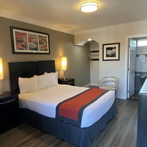 Chambre Lit Queen-Size avec Accès aux Personnes Handicapées